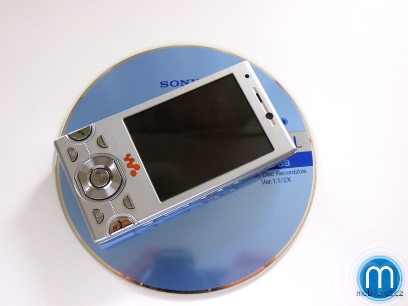 Sony Ericsson W995
