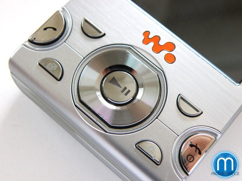 Sony Ericsson W995