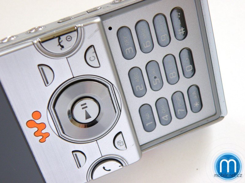 Sony Ericsson W995