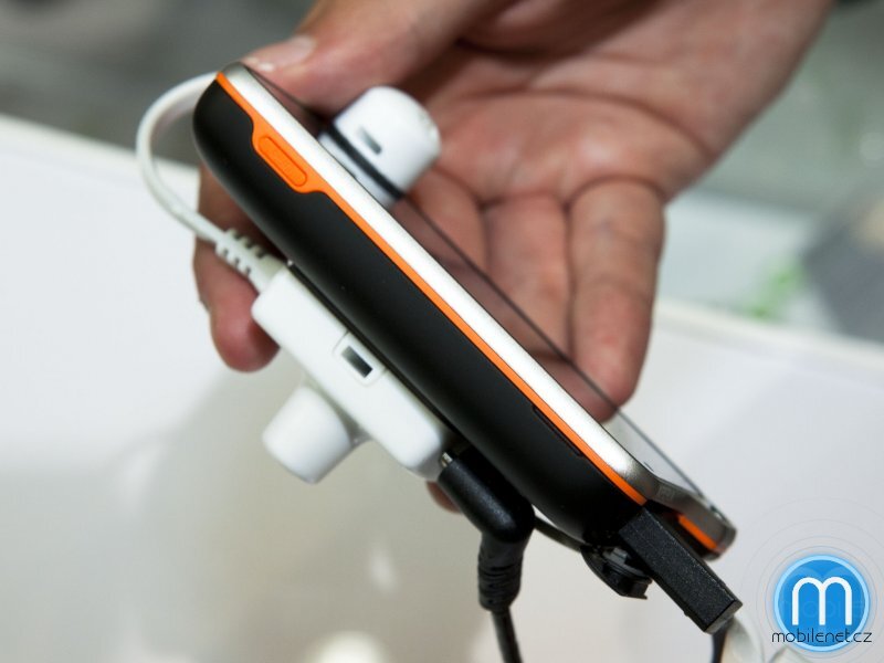 Sony Ericsson Xperia active