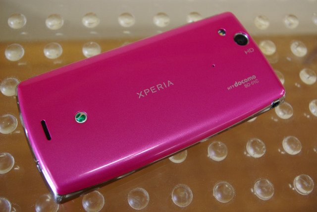 Sony Ericsson Xperia Arc pink