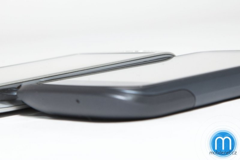 Sony Ericsson Xperia neo a HTC Desire S