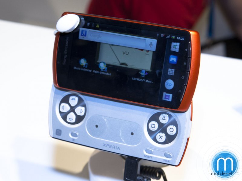 Sony Ericsson Xperia PLAY (oranžová)