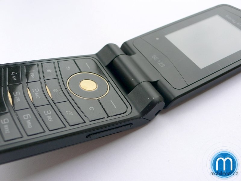 Sony Ericsson Z555i