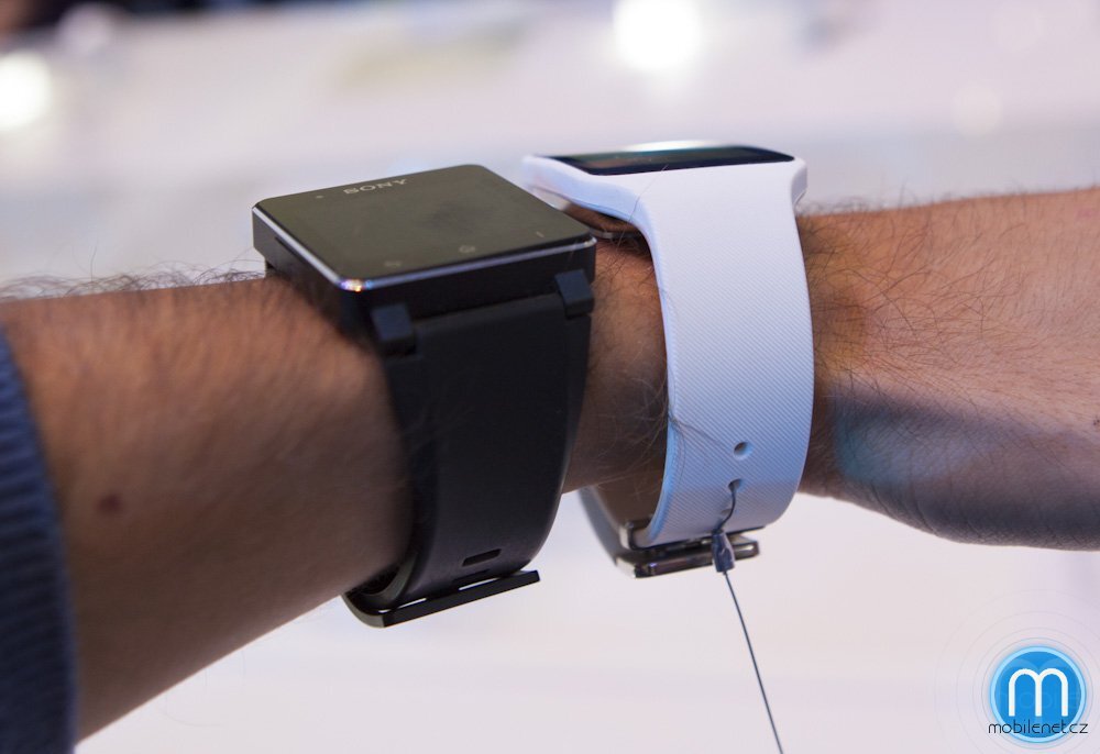 Sony SmartWatch 3 vs. SmartWatch 2