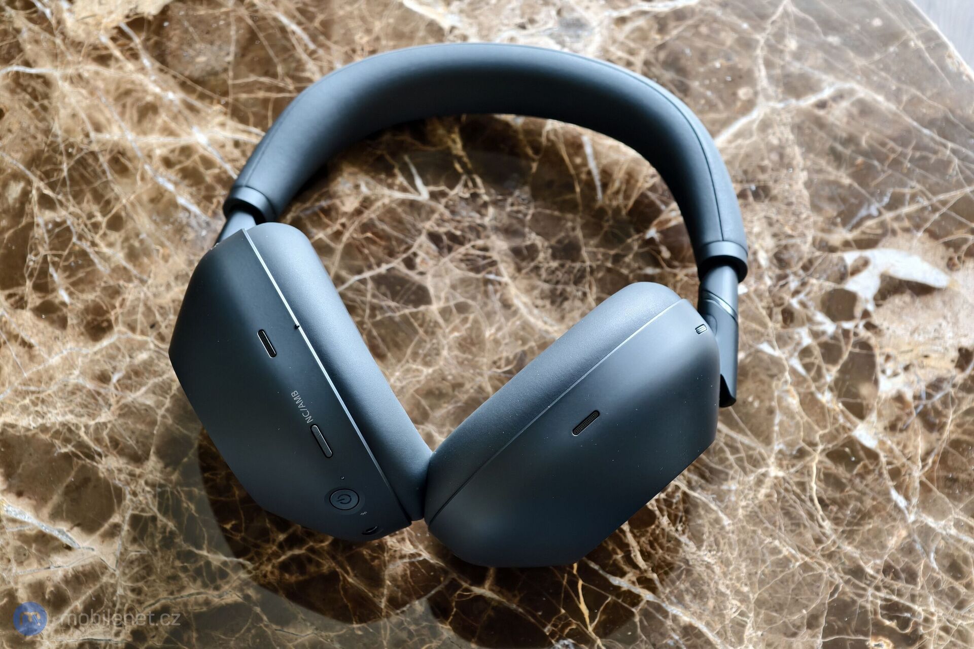 Sony WH-1000XM6