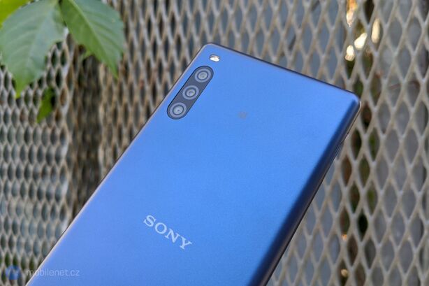 Sony Xperia L4