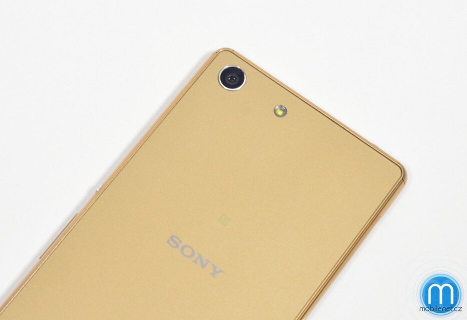 Sony Xperia M5