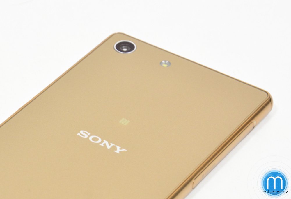 Sony Xperia M5