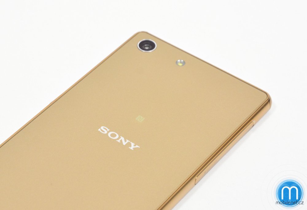 Sony Xperia M5