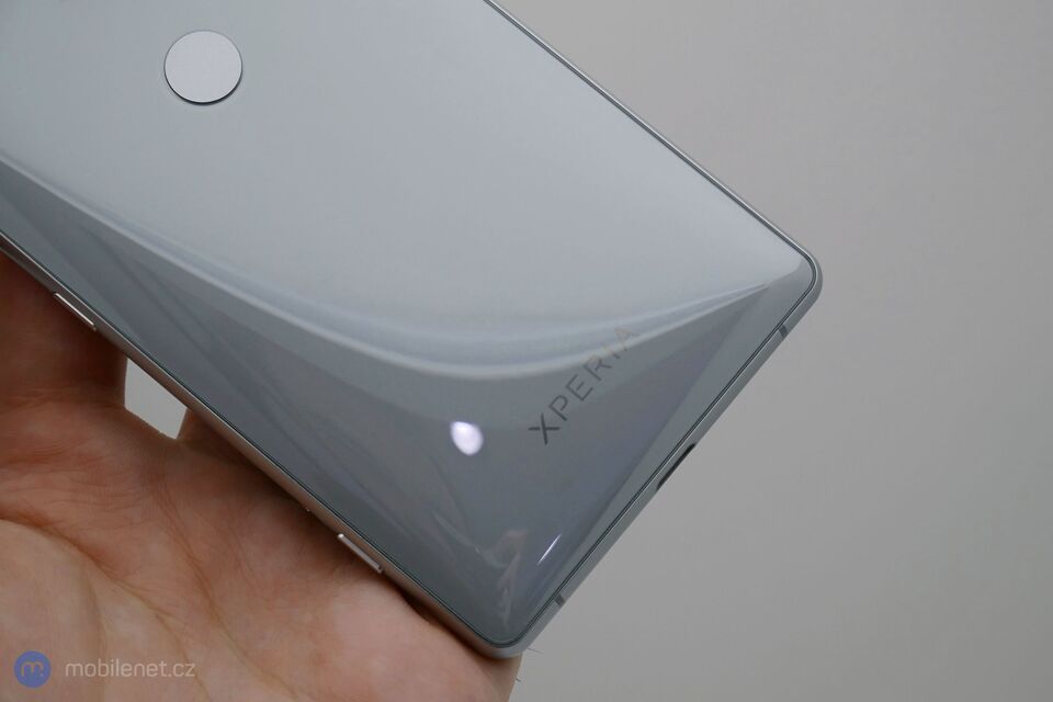 Sony Xperia XZ2
