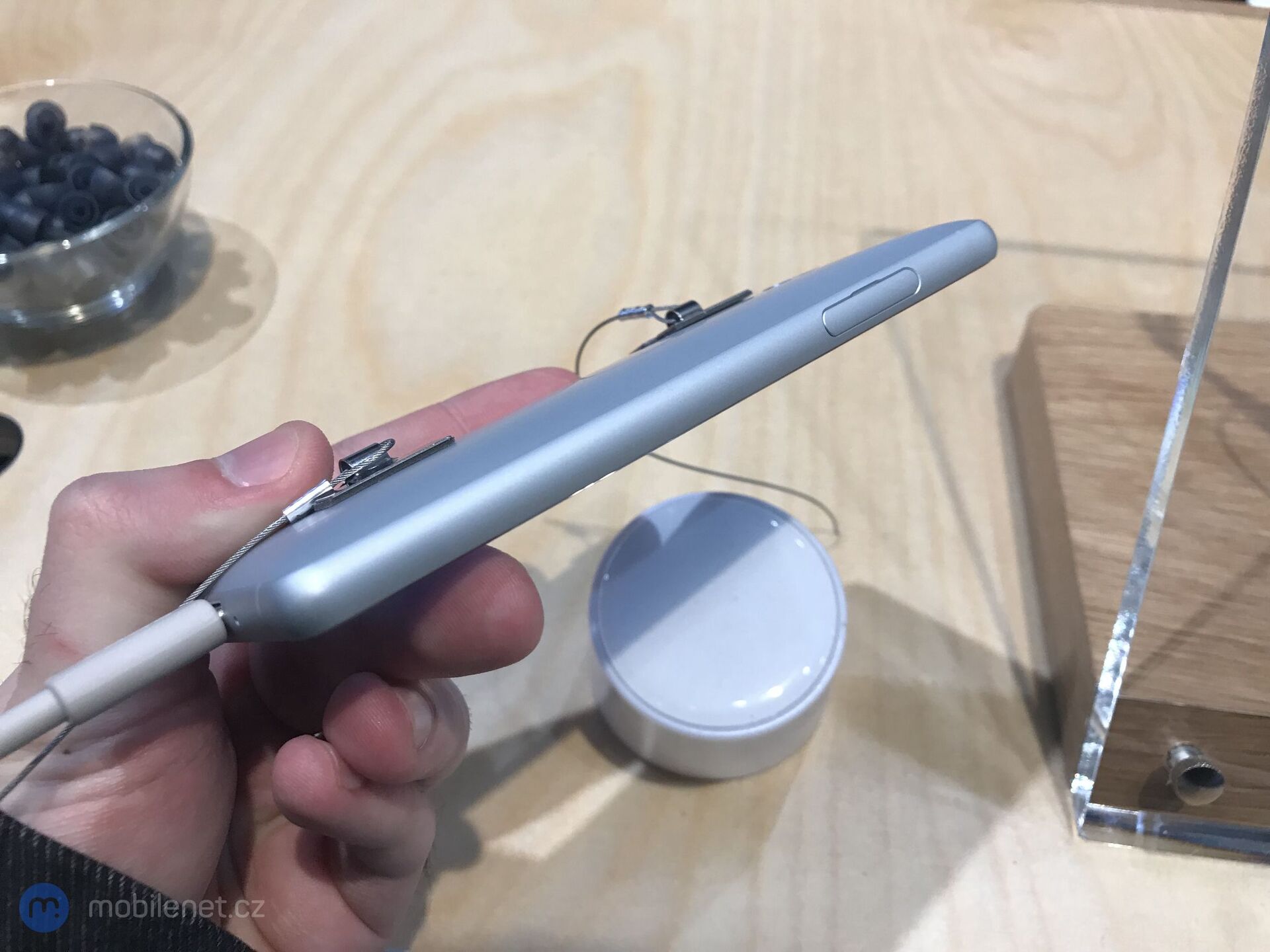 Sony Xperia XZ2 Compact