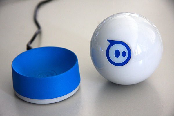 Sphero Robotic Ball s indukční nabíječkou