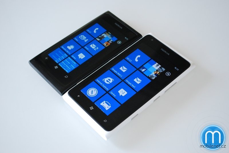 Srovnání Nokia Lumia 900 a Nokia Lumia 800