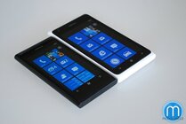 Srovnání Nokia Lumia 900 a Nokia Lumia 800