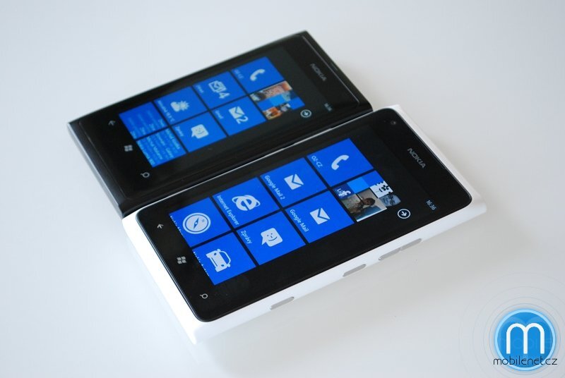 Srovnání Nokia Lumia 900 a Nokia Lumia 800