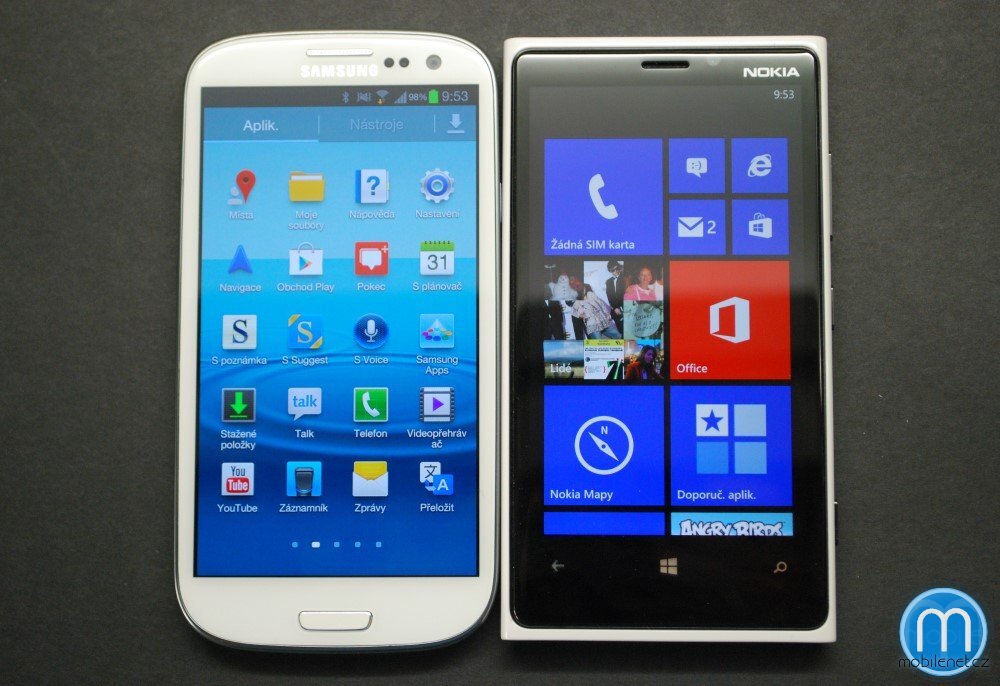 Srovnání Samsungu Galaxy S III a Nokie Lumia 920