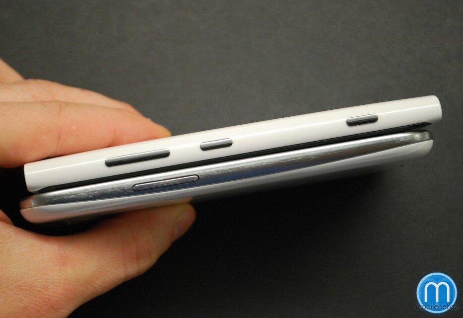 Srovnání Samsungu Galaxy S III a Nokie Lumia 920