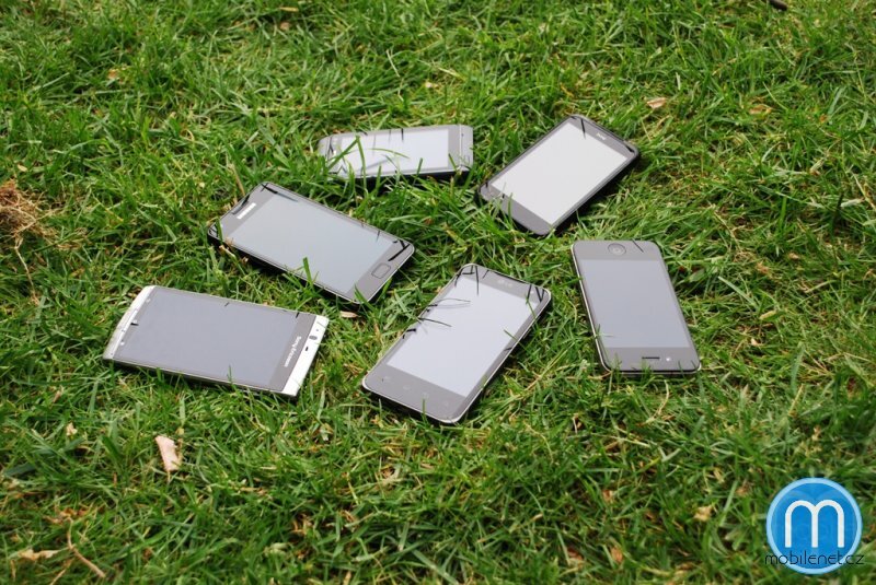 Srovnávací test fotomobilů