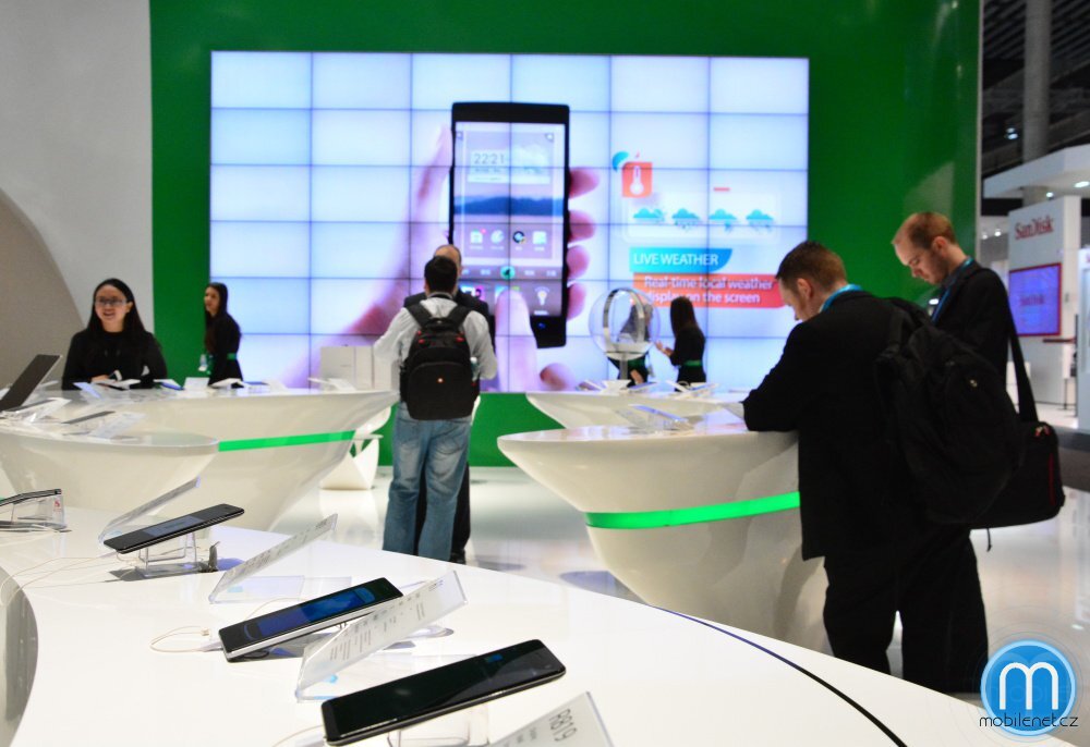 Stánek Oppo na MWC 2014