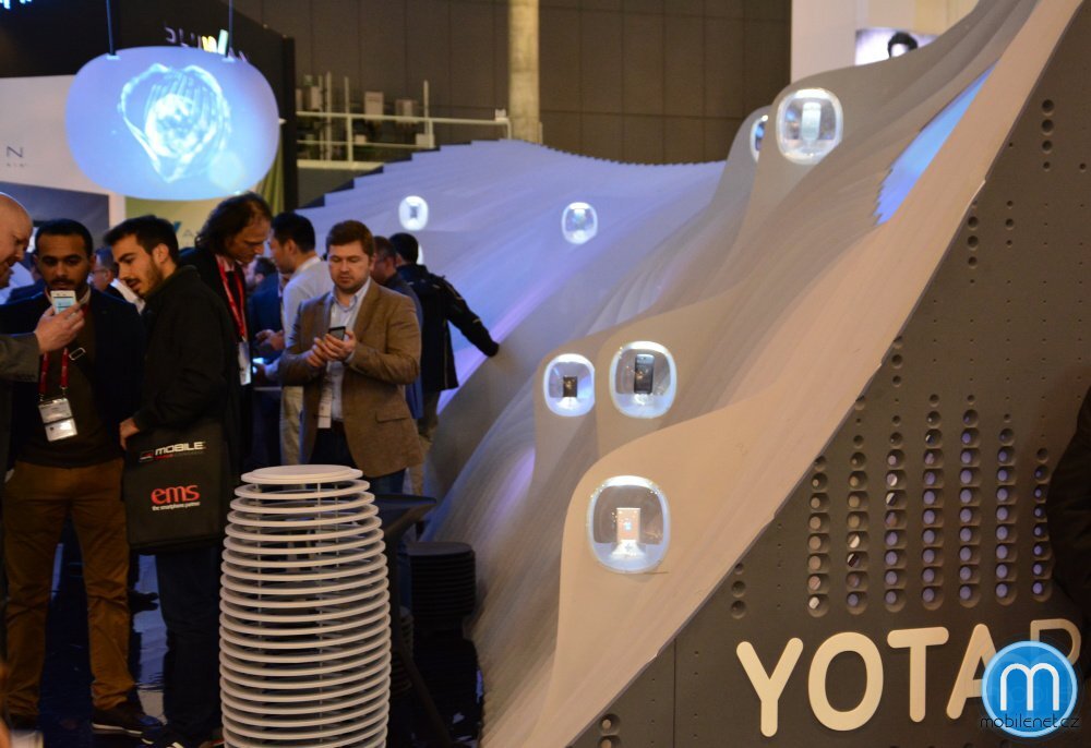 Stánek Yota Phone na MWC 2014