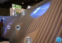 Stánek Yota Phone na MWC 2014