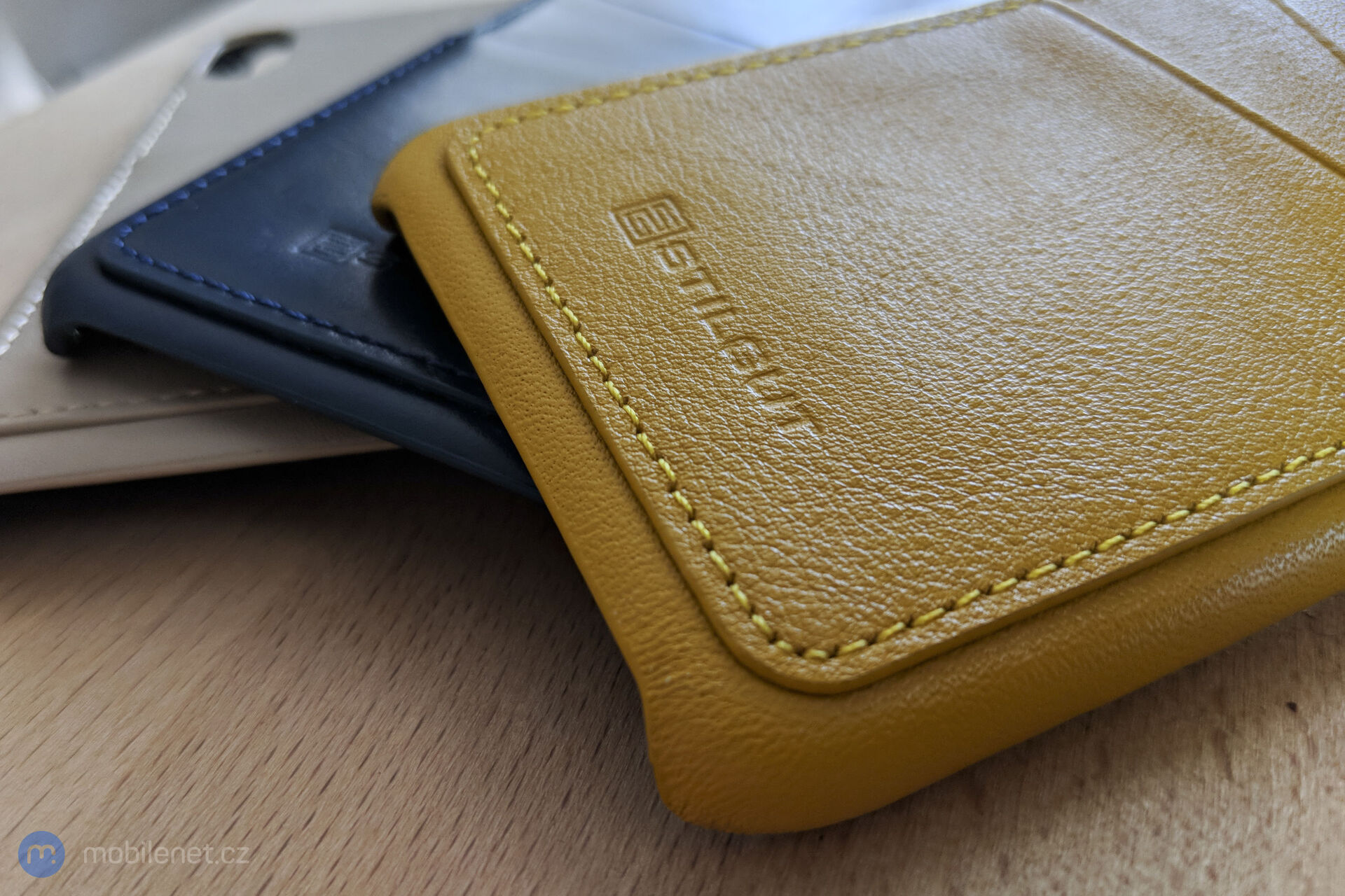 StilGut pouzdro se slotem pro karty