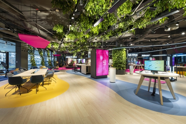 T-Mobile Magenta Experience Center