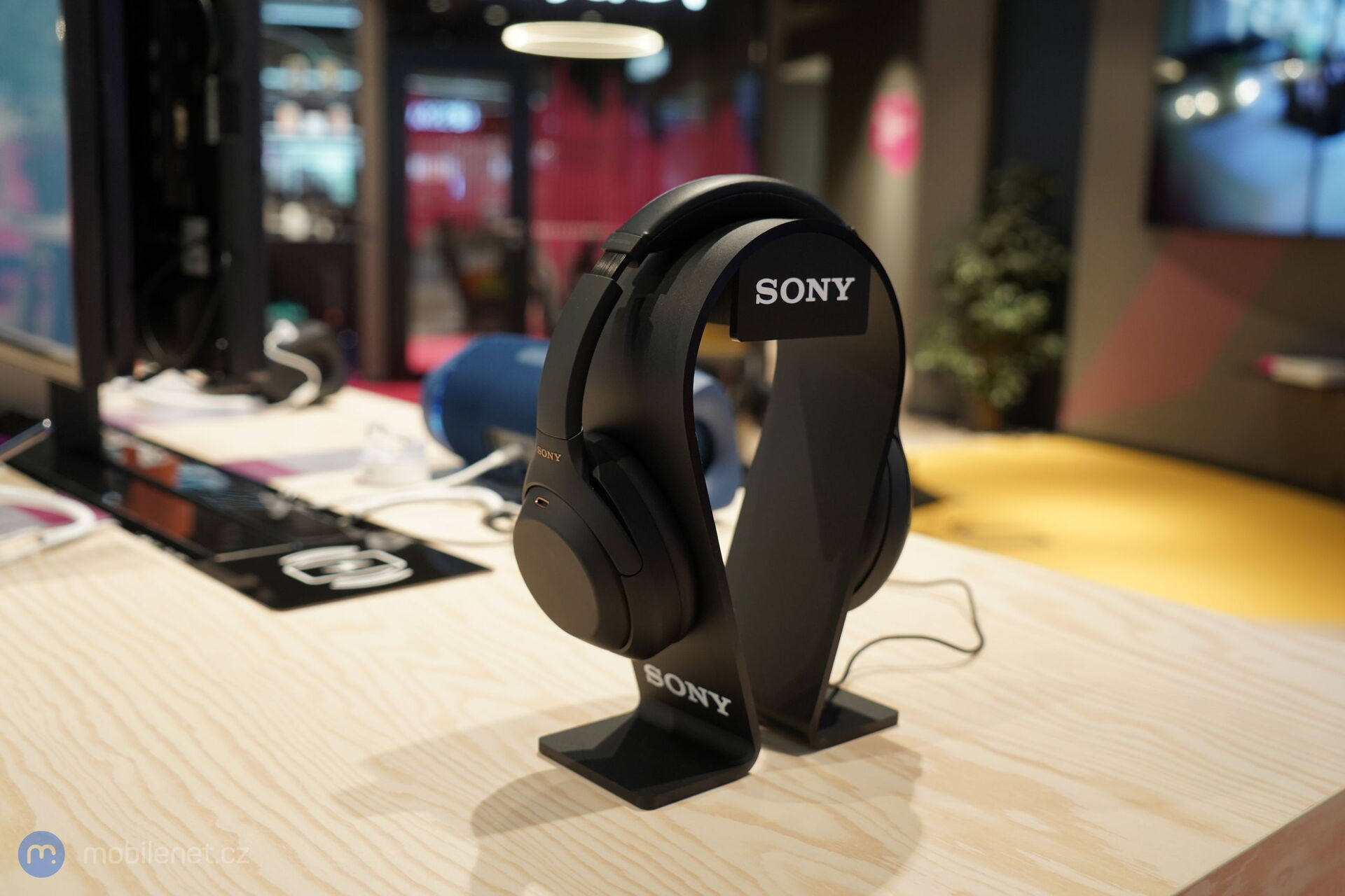 T-Mobile Magenta Experience Center