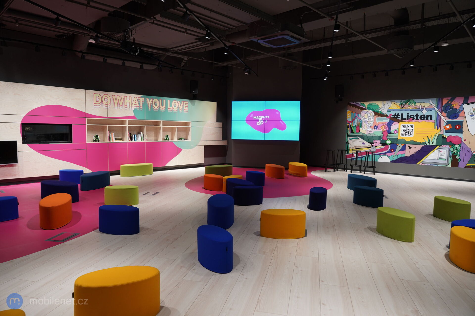T-Mobile Magenta Experience Center