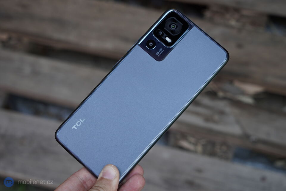 TCL 40 SE