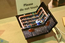 TCL ohebný a výsuvný displej