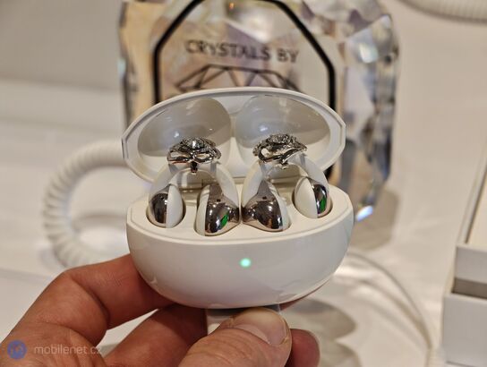 TCL tablety a sluchátka, ukázka technologie NXTPAPER