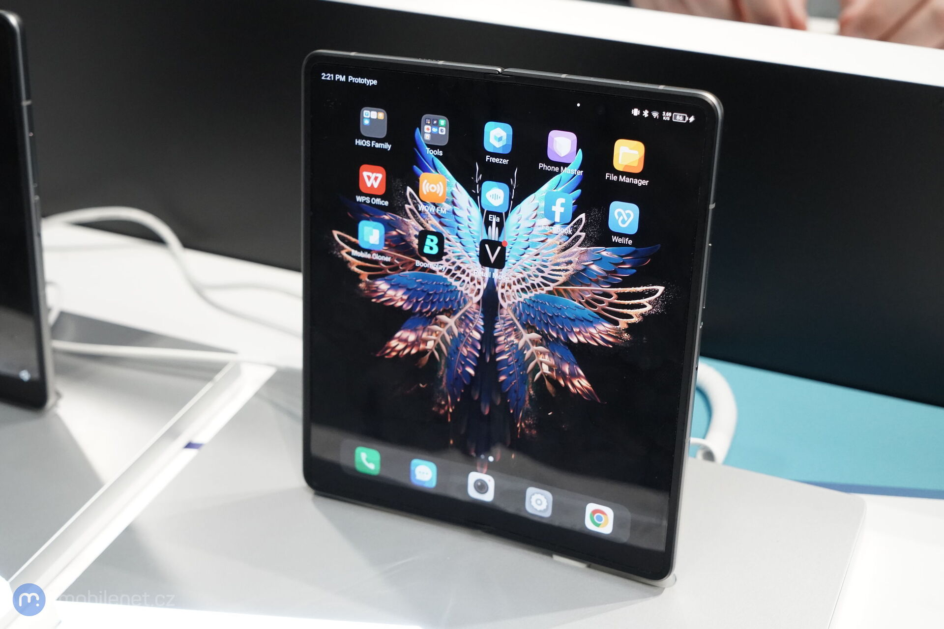 Tecno Phantom V Fold