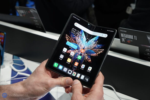 Tecno Phantom V Fold