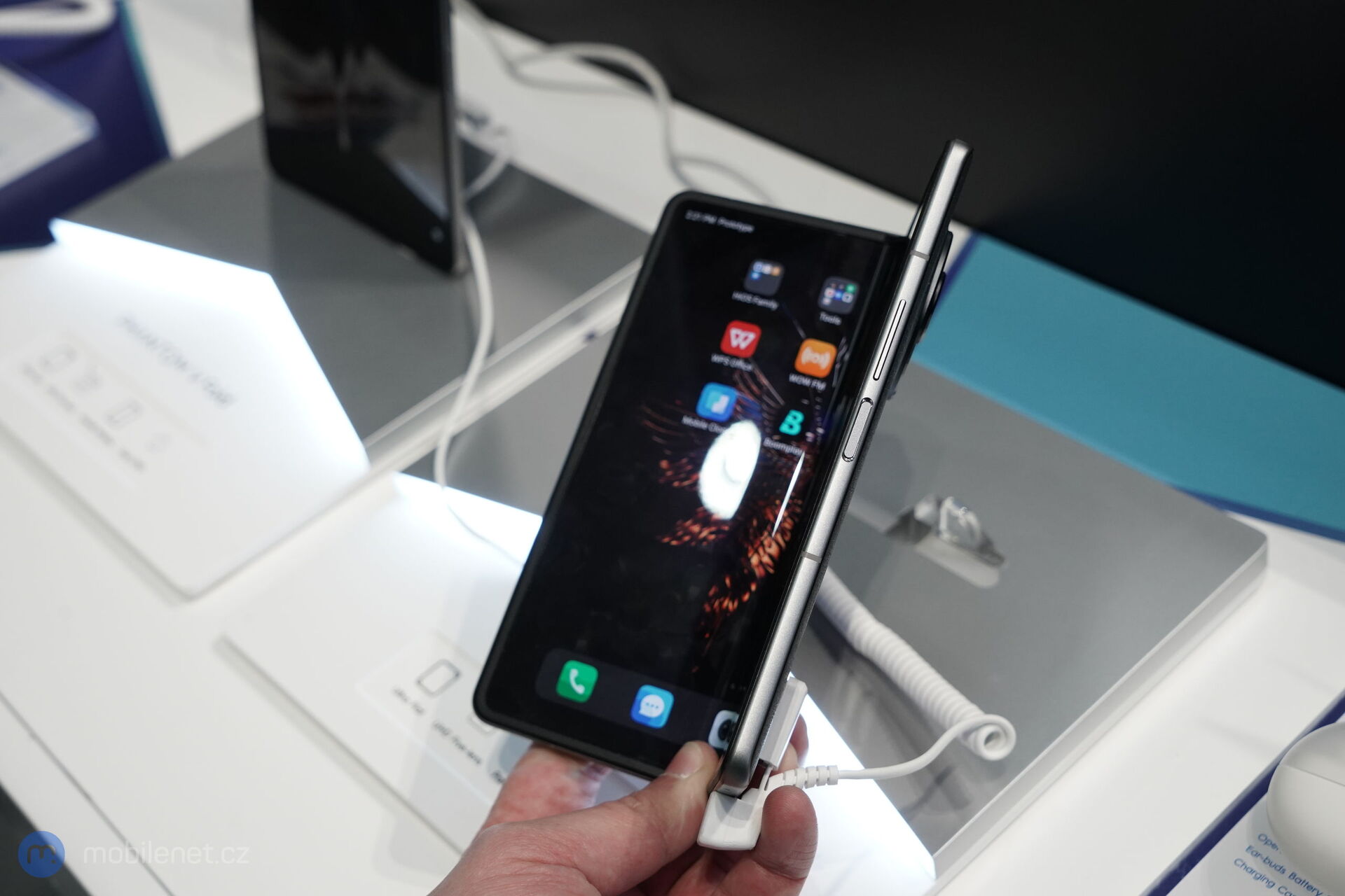 Tecno Phantom V Fold