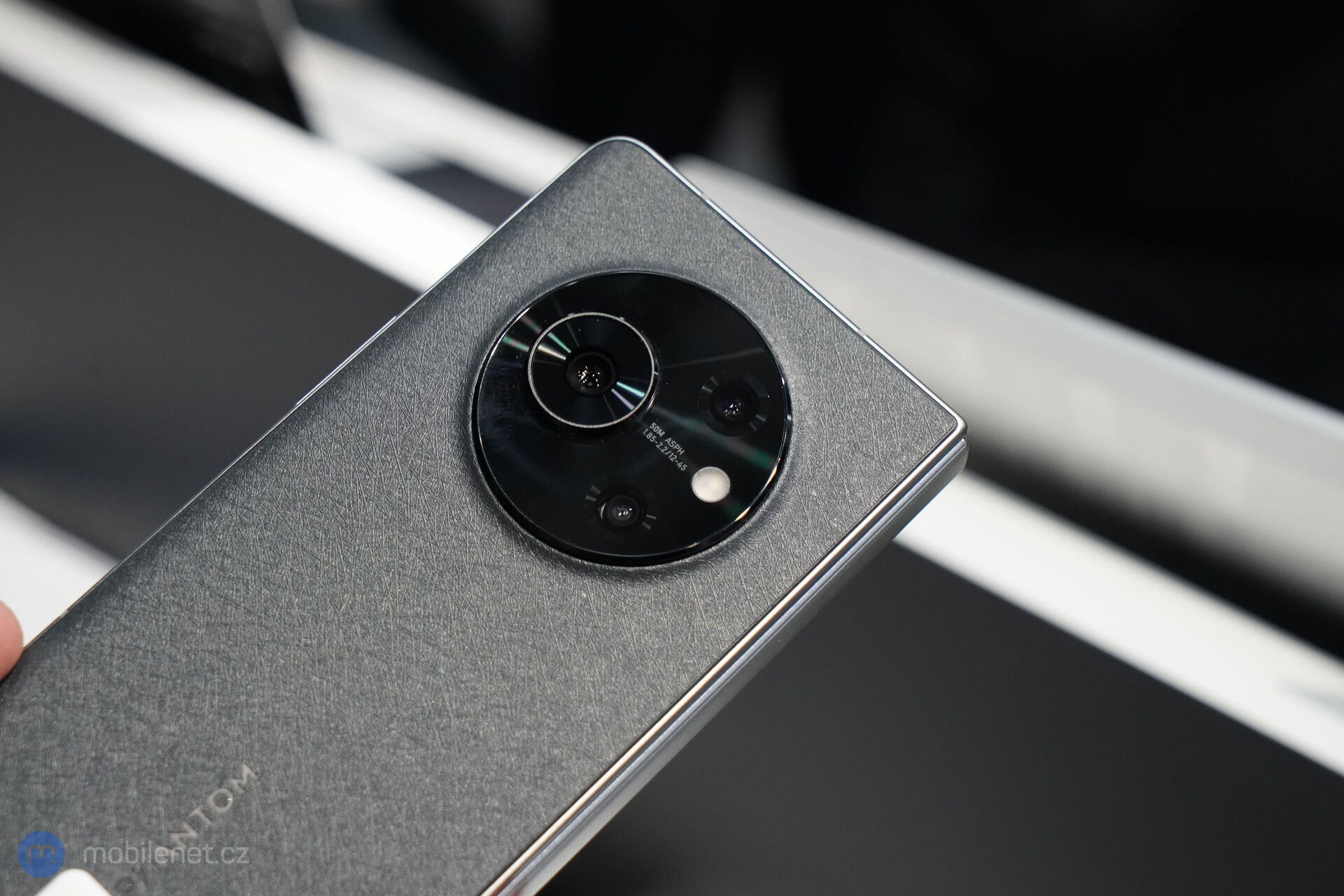 Tecno Phantom V Fold