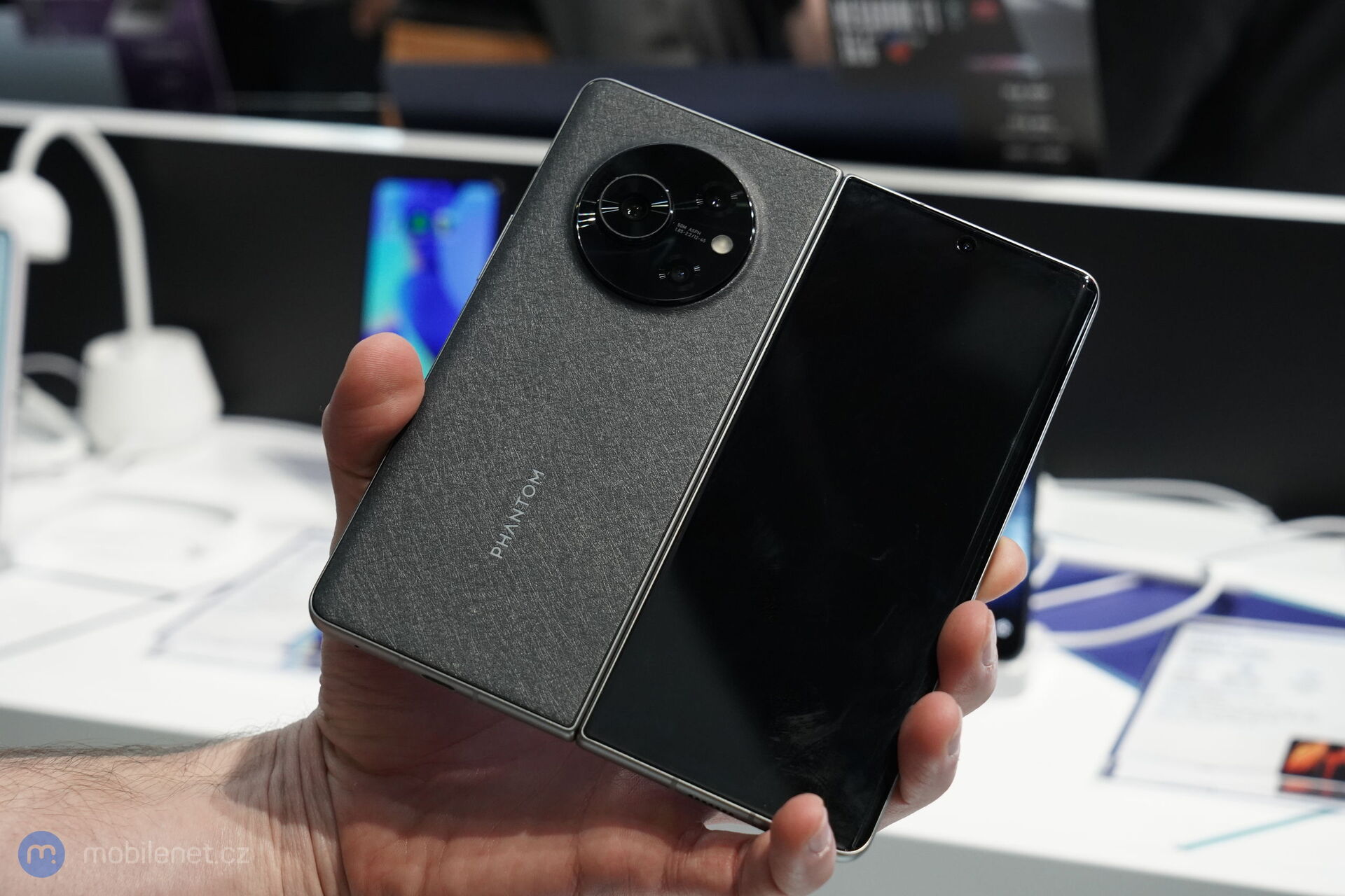 Tecno Phantom V Fold