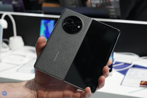 Tecno Phantom V Fold