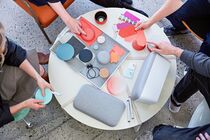 Testování různých barev a materiálů pro Google Home Mini