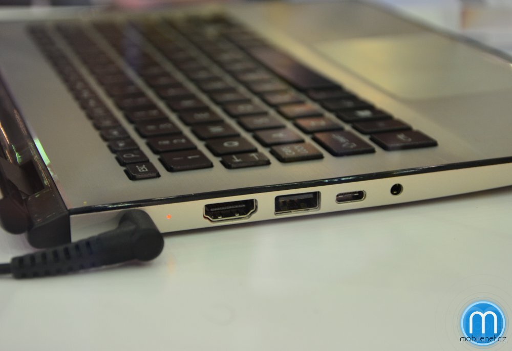 Toshiba Satellite prototyp na Computexu