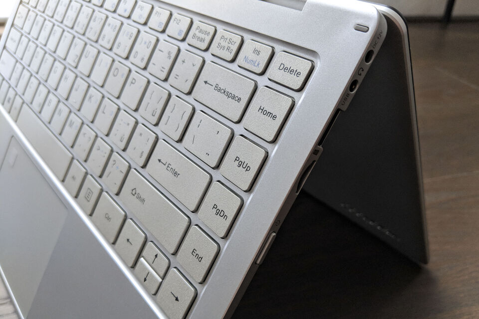 UMAX VisionBook 13Wa Flex