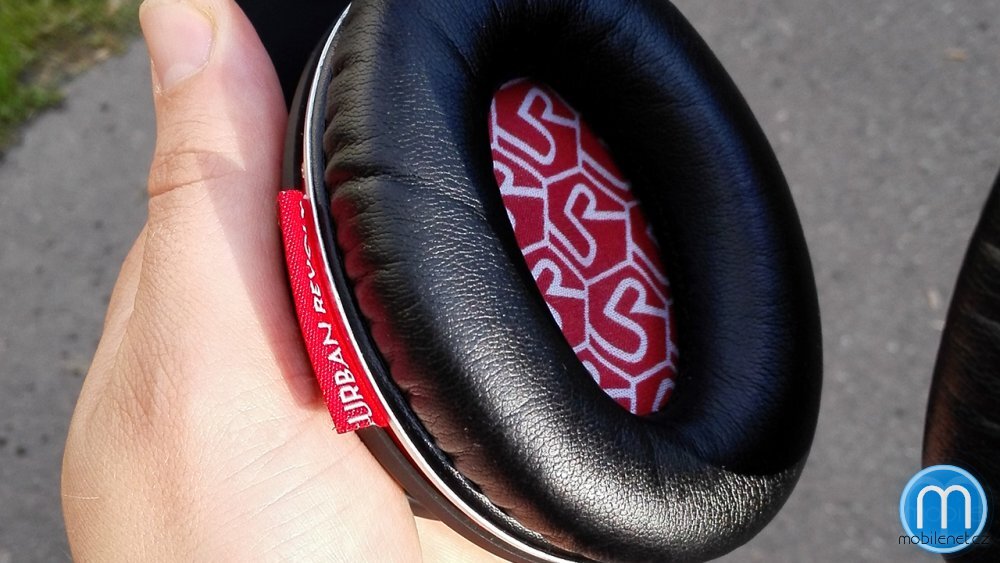 Urban Revolt Wireless - reálné foto, mušle