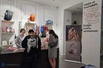 Uvedení nové barevné varianty Sony WH-1000XM6 a designové tašky