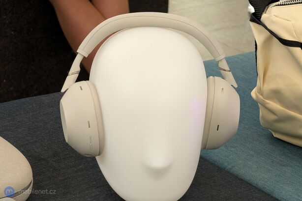 Uvedení nové barevné varianty Sony WH-1000XM6 a designové tašky