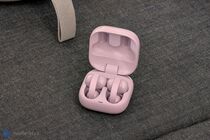 Uvedení nové barevné varianty Sony WH-1000XM6 a designové tašky