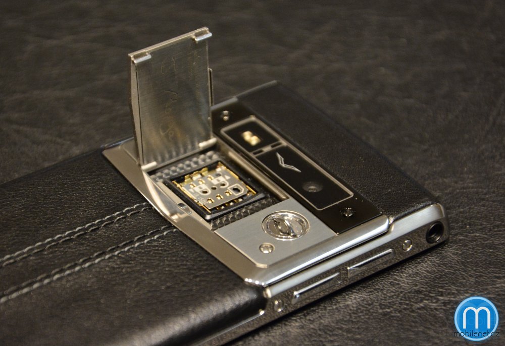 Vertu Signature Touch