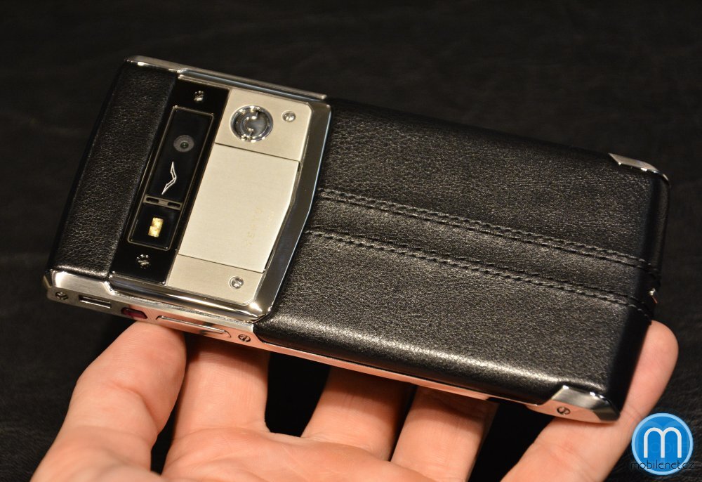 Vertu Signature Touch