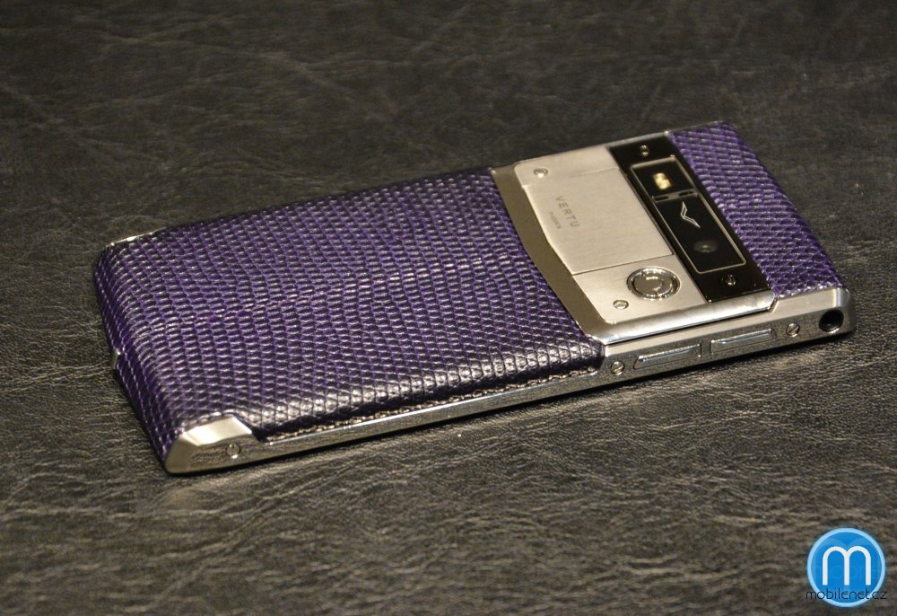 Vertu Signature Touch