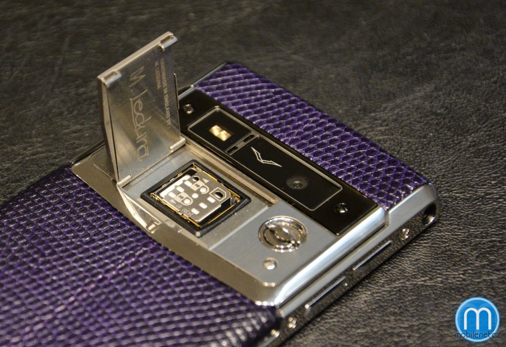Vertu Signature Touch